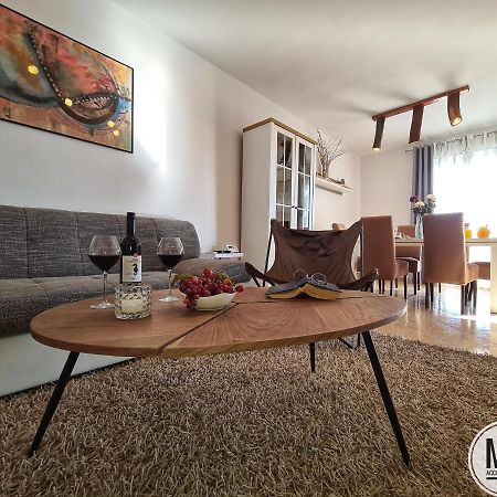 Apartment Valery プーラ エクステリア 写真